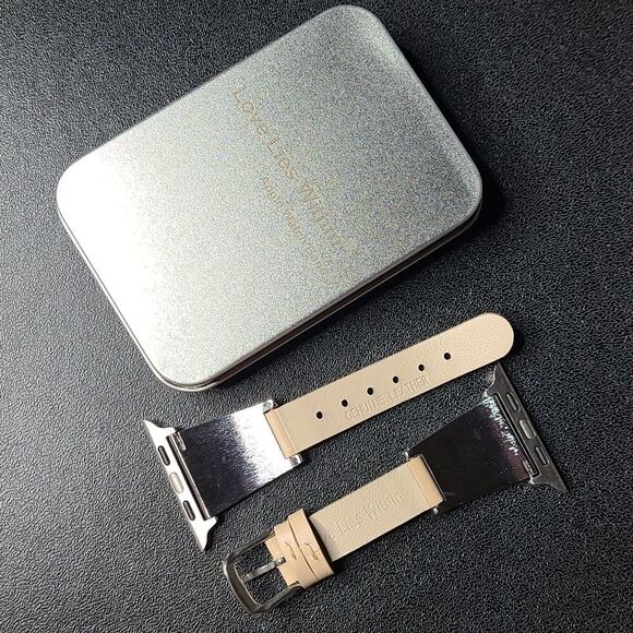 Apple Watch bans Silver/Ivory White (more like cream). - Picture 2 of 5